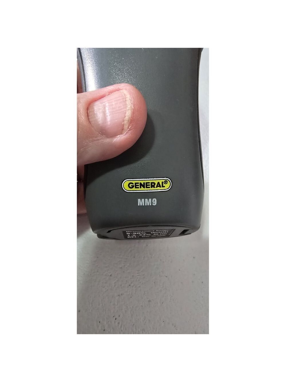 MM9 Gray and Yellow Moisture Meter - Handheld Kitchen Tool - Picture 2 of 7